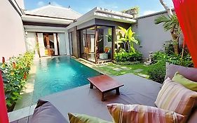 Seminyak Icon - By Karaniya Experience